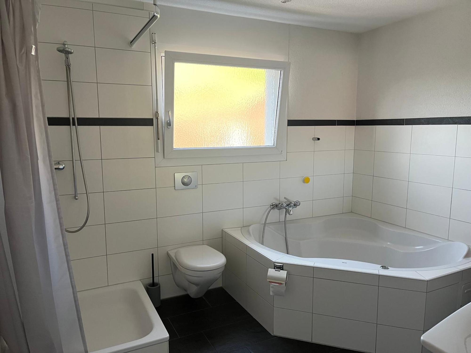 Schoene Doppelzimmer In Mandach Boettstein Exterior photo